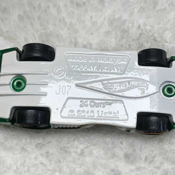 Hot Wheels Steamin’ Gleamin’ Hauler - Picture 8 of 9